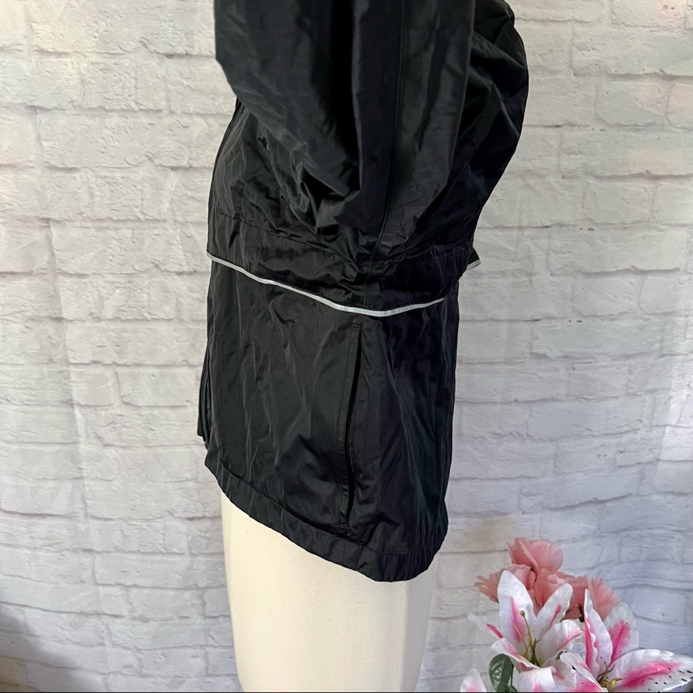 New Balance Windbreaker - Picture 13 of 16